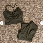 Gymshark Green Elevate Leggings Size Medium Photo 7