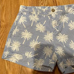 Gap Khakis by  Girlfriend 4 inch‎ short Photo 1