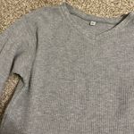 Uniqlo Sweater Photo 2