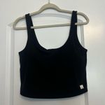 Vuori  Daily Crop Tank Photo 2