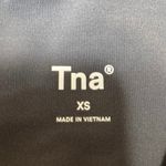 Aritzia TNA Atmophlex Women's Gray Mid Rise Athletic Running Biker Shorts Sz XS Photo 3