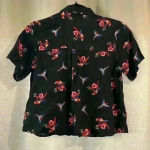 Love Note Women’s Hawaiian Button-Down Crop Top Photo 1