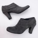 Aerosoles  Role Player Faux Suede Booties Womens Size 9 Grey Heelrest Memory Foam Photo 7