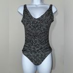 Skye Jennifer V Neck Black White Women’s Swimsuit One Piece EUC Size S Black Photo 2