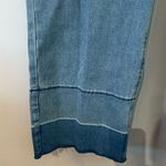 Old Navy Woman’s Wide Legged Cropped Jeans in Size 12 Photo 1