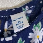 Old Navy XSP  Blue & White Floral Daisy Knotted Hem Sleeveless Blouse Photo 2
