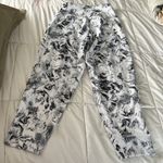 Oalka  joggers size small Photo 3