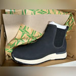 EastLand NEW Black  Women's Woodford Ankle Boot 6 $100 Photo 2