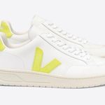 VEJA NIB Size 7  V-12 Jaune Fluo Photo 0