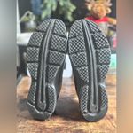 New Balance  411 v2 Black Leather Walking Shoes Size 11 Photo 4