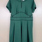 Eshakti  Custom Green with Black Trim Short Sleeve Knee Length Dress Large Photo 0