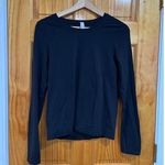 Athleta Womens Black Vent Pullover Black Long Sleeve Layering Shirt Size Small Photo 0