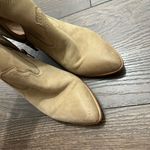 Frye Women’s 8M Leather Regina Ankle Booties Photo 1