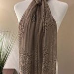 Vintage Gold Lace/Crochet Rose Design Scarf / Shawl with Fringe Photo 0