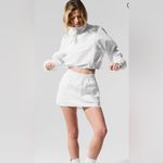 Alo Yoga NWT Cropped 1/4 Zip Alumni Pullover Lightweight Jacket in White Size L Photo 2