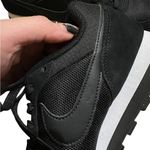 Nike Black Athletic Shoes with Minimalist Design Photo 6