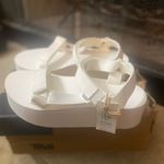 Teva WHITE FLATFORM UNIVERSAL SANDALS NWT size 7 Photo 3