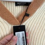 Nasty Gal Cream and Tan V-Neck Sweater Photo 2