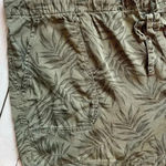 Gap Tencel Olive Jungle Vines shorts Size XL Photo 1