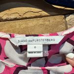 Diane Von Furstenberg NWOT  Pink & White Logan Leaf Silk Blouse Size 0 Photo 2