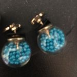 Steve Madden Reversible snow globe earrings blue Photo 1
