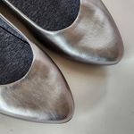 Dr. Scholls  Aston Pewter Metallic  Flats Size 9 wide Photo 2