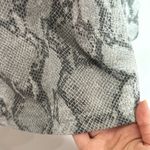 Banana Republic Factory Crewneck Long Sleeve Gray White Snakeskin tee size M Size M Photo 5