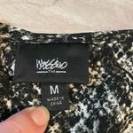 Mossimo Supply Co . Black And White Snake Skin Pattern Sleeveless Blouse-Size MED Photo 3