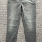 Denizen from Levi's NWOT  Women's Light Gray Skinny Jeans Photo 0