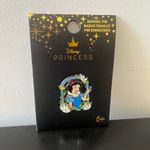Lounge Fly  Disney Princess Snow White Pin Photo 1