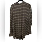 Free People  Plaid Gray Top Shirt
Button down W/Pockets Oversized
Sz medium Photo 3