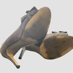 Enzo Angiolini  Gray Suede Ruffle Peep Toe Heels Pumps Stiletto Women’s Size 6M Photo 5