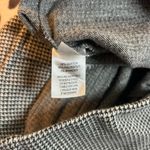 Crosby Dress Pants – Size Small
Classic black & white houndstooth 🖤🤍 Photo 7