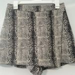 Entro Brown snakeskin shorts / skirts size L Photo 1