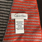 Calvin Klein striped Unisex signature scarf 70x 12, ombre red/grey Photo 1