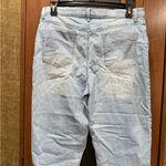 Gloria Vanderbilt Women’s Light Blue Denim Capris EUC Photo 1