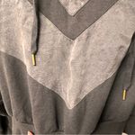 Soft Surroundings  Cropped Hoodie Size xl grey Photo 2