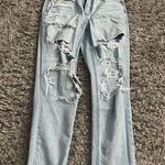 American Eagle  distressed light wash mom jeans size 6 regular Photo 0