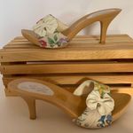 Vintage Tan/White Trendy Wood Mimic Heels Floral Sandals Tan Size 6 Photo 0