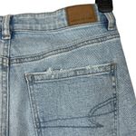 American Eagle  SZ 8 Highest Rise Mom Jeans Distressed Rips Chewed Hem Light Wash Photo 7