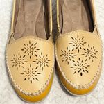 Earth Origins Women's Boho Loralei Flat Amber Yellow Leather Size 7.5 Photo 2