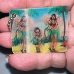 Vintage‎ Aloha From Hawaii Souvenir Flicker Flasher Dancing Hula Girls Keychain Green Photo 2
