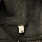 Amazon Black pullover  Photo 1