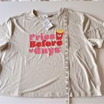Freshman cropped Tshirt, graphic “Fries before Guys”, light grey, size L , NWT Gray Size L Photo 4