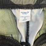 Old Navy Active size medium camo shorts from ! Photo 2