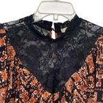 Gimmicks by BKE Gimmicks Printed Lace Top BKE Blouse Size Large Photo 3