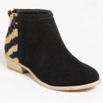 DV Dolce Vita Black Tiger Stripe Suede/Calf Hair Back Zip Ankle Booties Sz 8 Photo 1