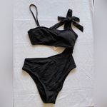Shade & Shore One Shoulder Bow Cut Out One Piece Black Swimsuit
Size XL Photo 4
