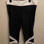 Xersion  Black, White & Pink Capri Fitted Mesh Legging Size Large New W/O Tag Photo 0