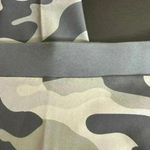 Ultracor  Camo Leggings Grey Size large NWT Photo 5